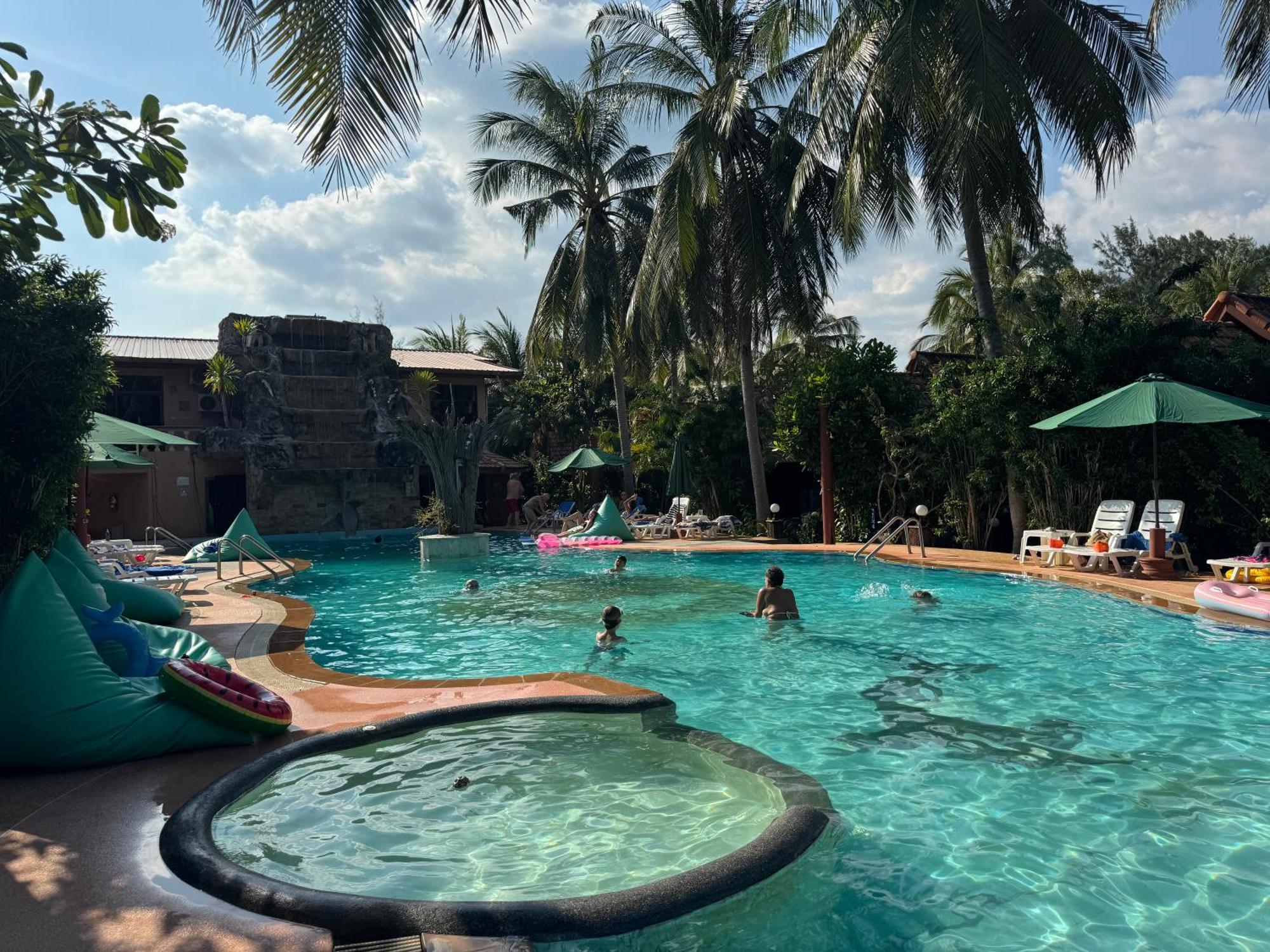 Laguna Beach Club Resort Koh Lanta Exterior photo